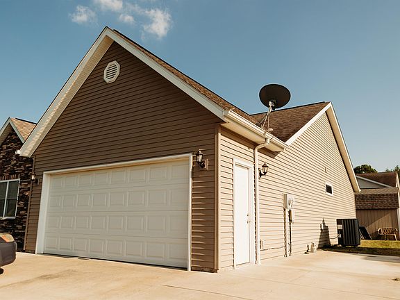 2nd image of 7495 W Raymond Run