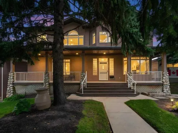 15 W Rosery Dr NW, Calgary, AB T2K 1L4