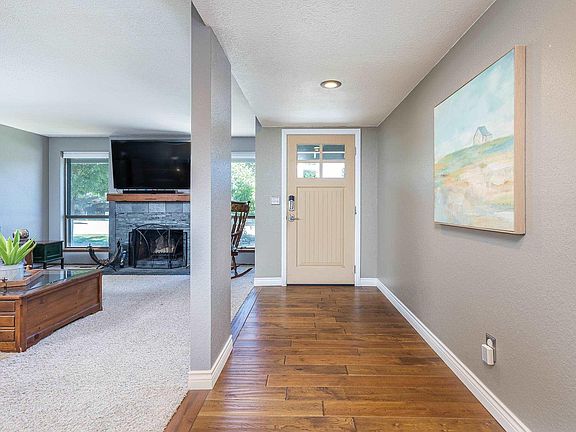 5th image of 354 Spring St