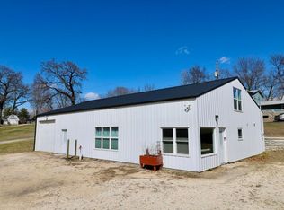 4929 Wakasu Ln, Dubuque, IA 52003