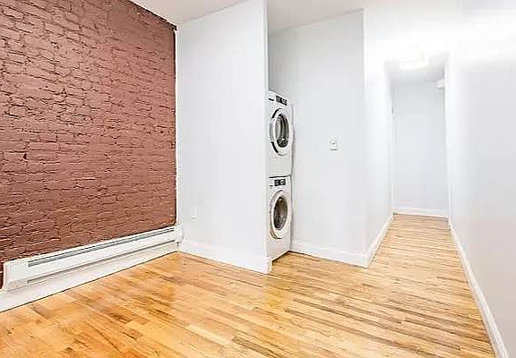3rd image of 520 E 6th St #7