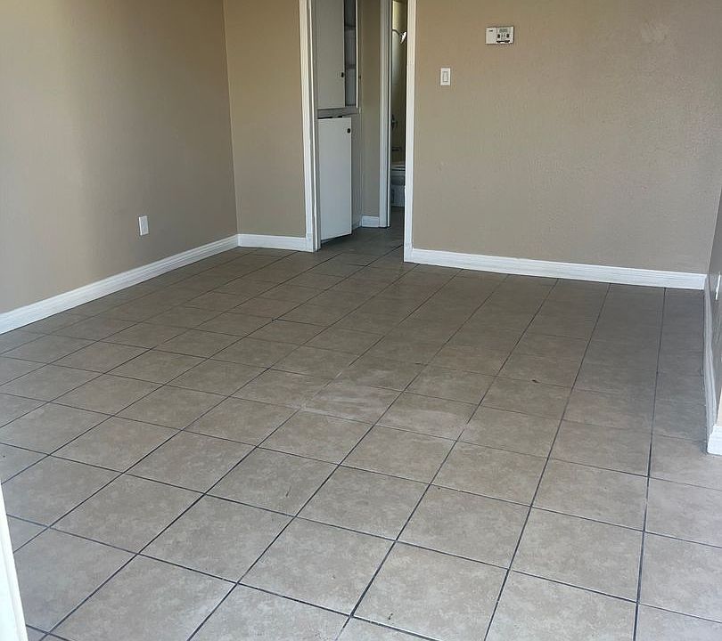 1st image of 2516 E Mesquite Ave APT 3