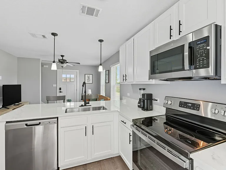 20 Tate Lane — Photo 35