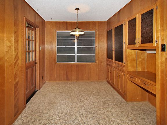 5th image of 806 Afterglow St