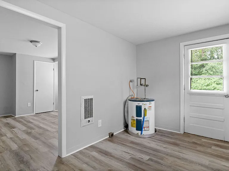 427 Circle Dr — Photo 32