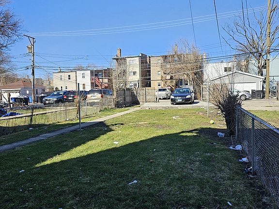 4th image of 4938 W Washington Blvd