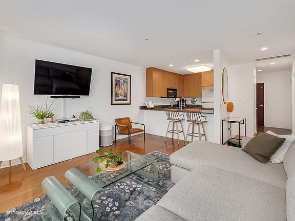 4th image of 125 N Euclid Ave APT 204