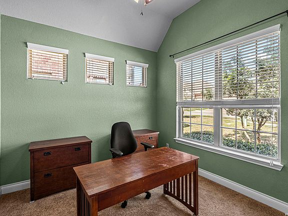 5th image of 1082 Cedar Glen Dr