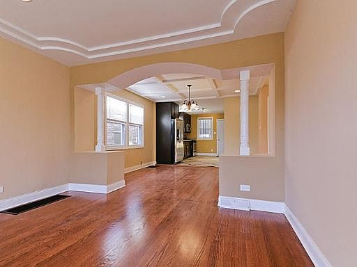 3rd image of 10536 S Eggleston Ave