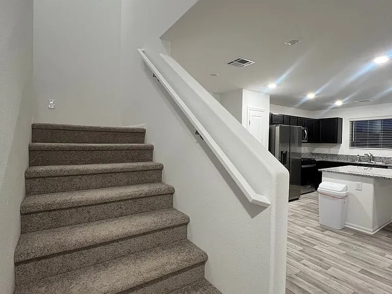 7668 Loftwood Ave — Photo 13