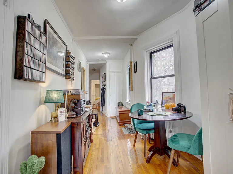 410 E 59th St #2B — Photo 2