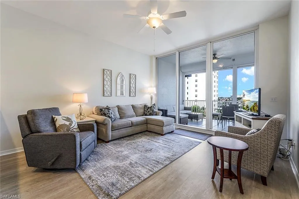 3 bed, 2.0 bath, 1475 sqft, $3,000 — Photo 3
