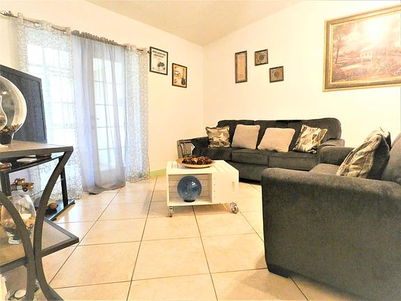 5th image of 1360 Hendren Dr
