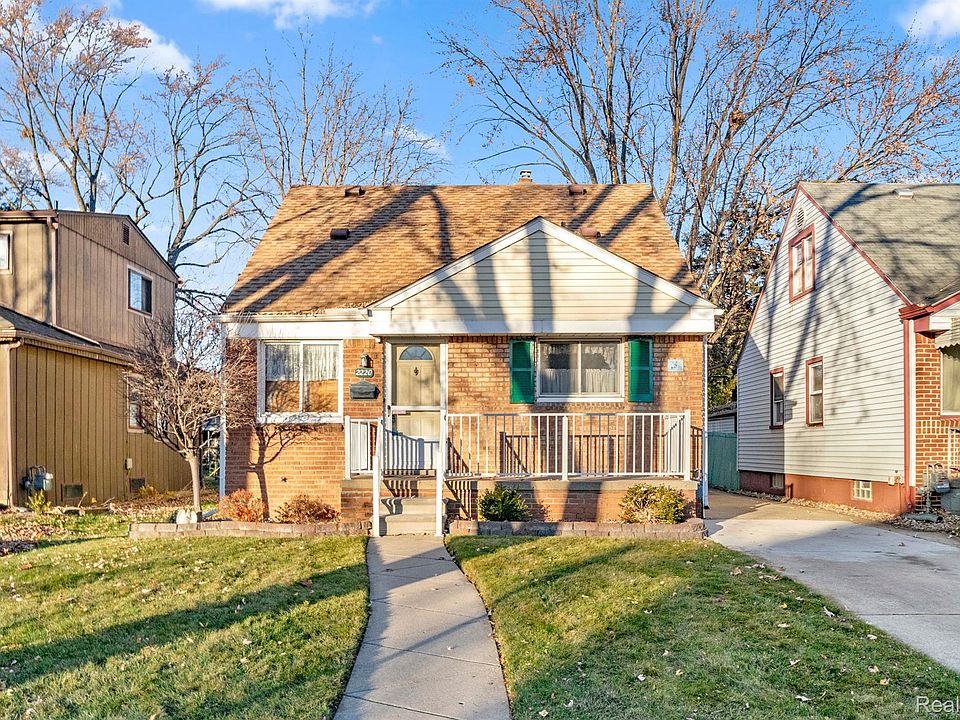 1st image of 2220 Regina Ave