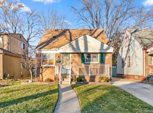 2220 Regina Ave, Lincoln Park, MI 48146