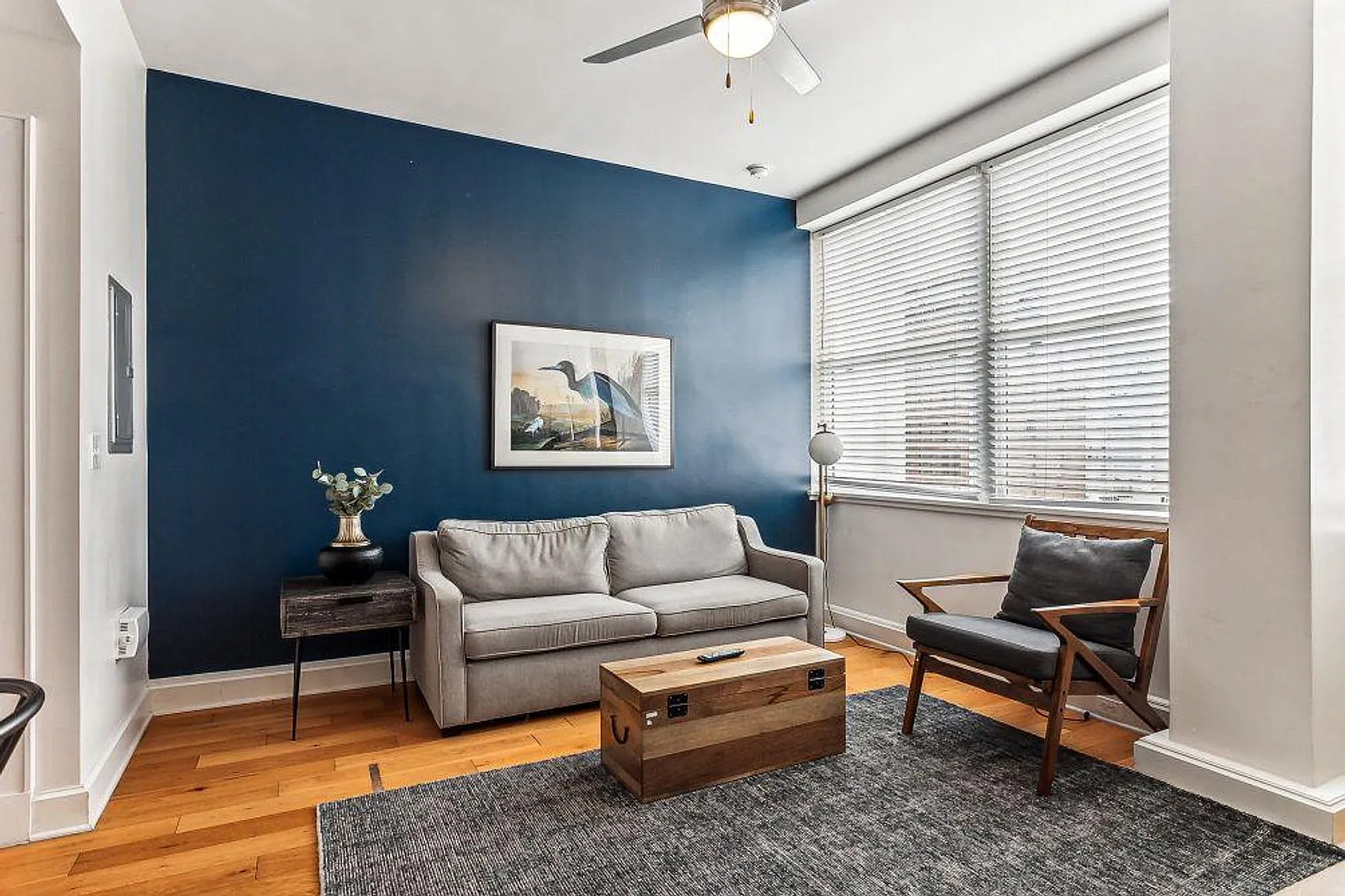 1 bed, 1.0 bath, 721 sqft, $4,439 — Photo 3
