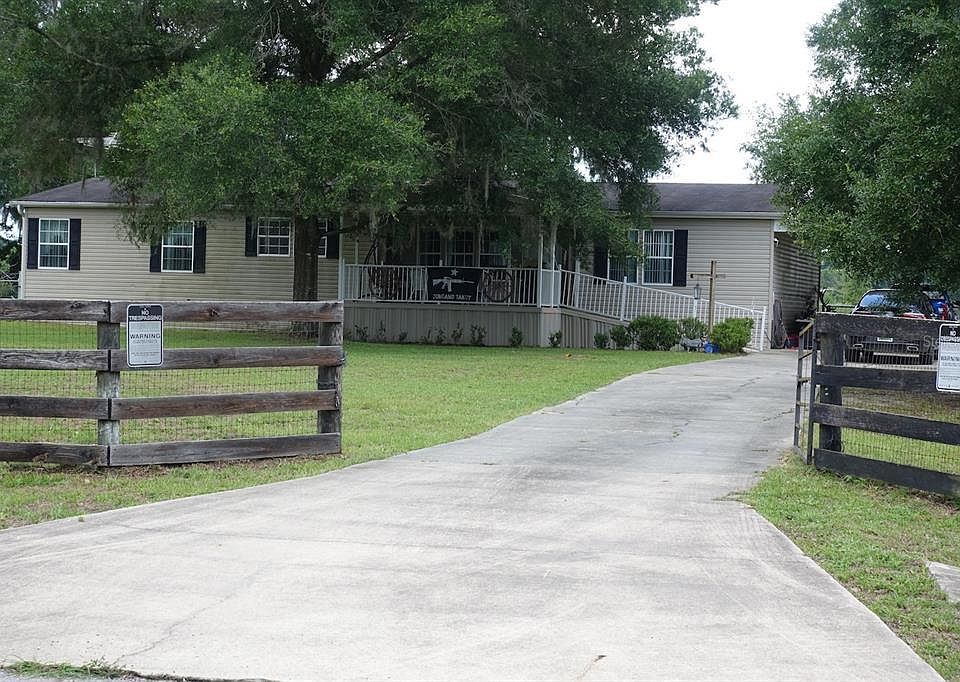 1st image of 1425 NW 105th Ter