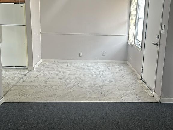 4th image of 4672 Grindley Park St