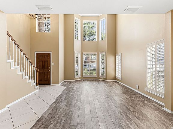 4th image of 2130 MOLLYS WAY DR