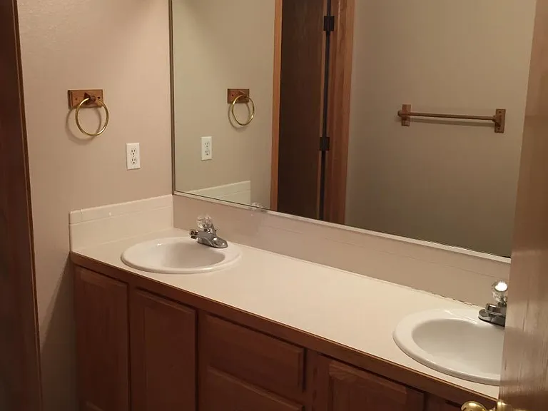 532 Dunraven Dr — Photo 9