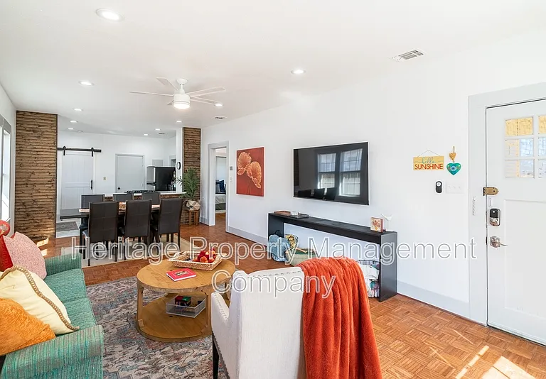 475 E French Pl — Photo 7