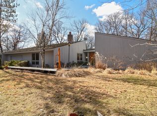 1010 Blackhawk Ln, Riverwoods, IL 60015