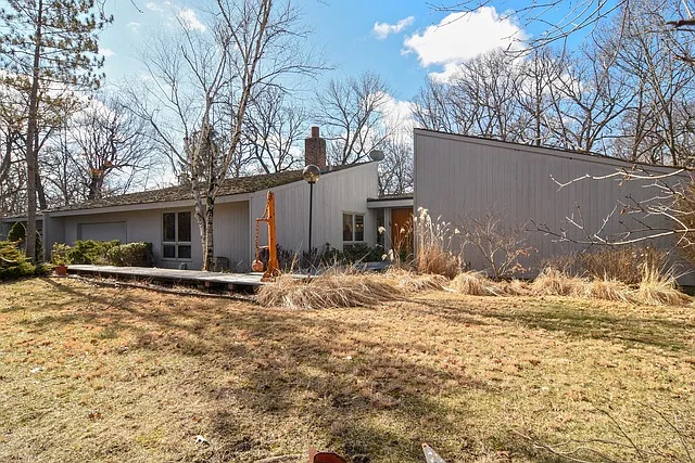 1010 Blackhawk Ln photo 1