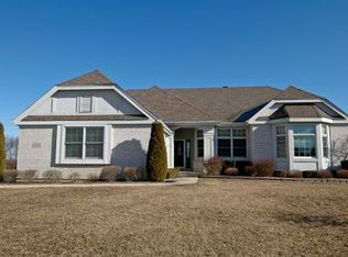 3660 Grayhawk Dr, Algonquin, IL 60102