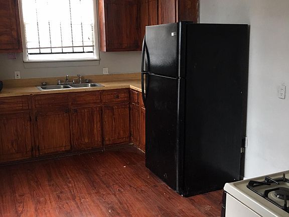 2nd image of 3715 W 12th St