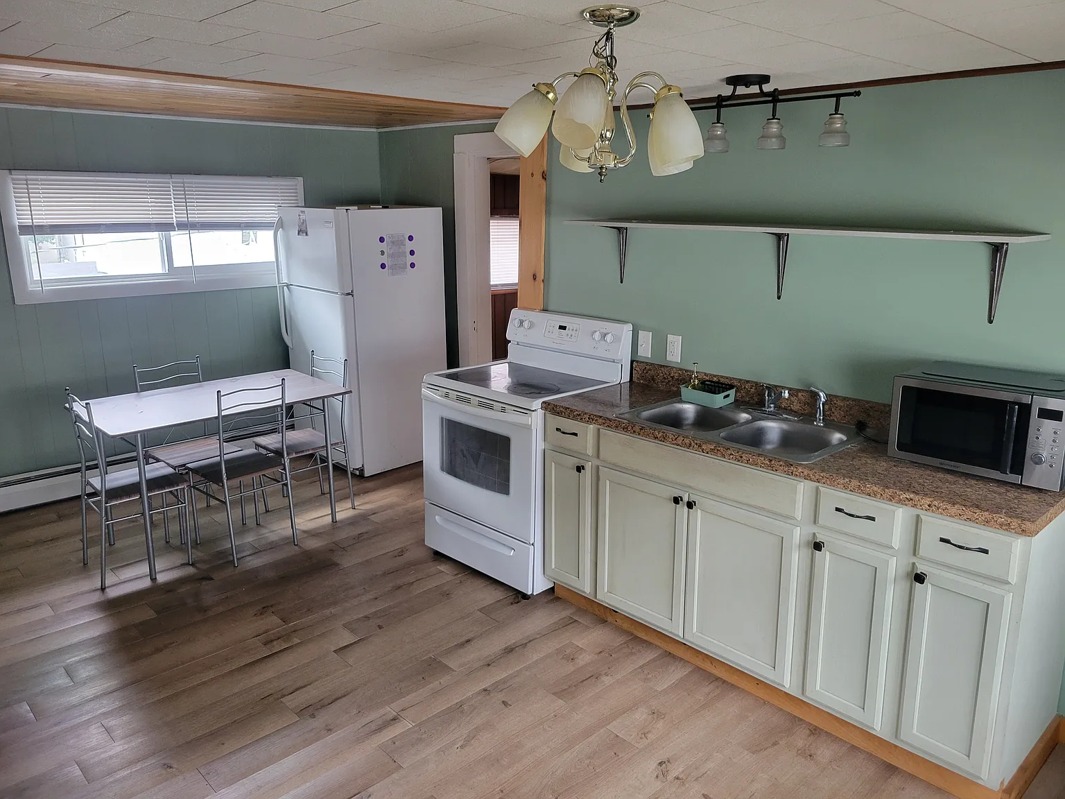 2 bed, 1000 sqft, $1,200 — Photo 4