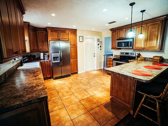 3rd image of 8039 Stargrass Ct