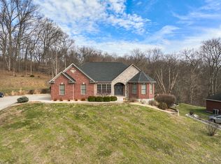 20082 Augusta Dr, Lawrenceburg, IN 47025