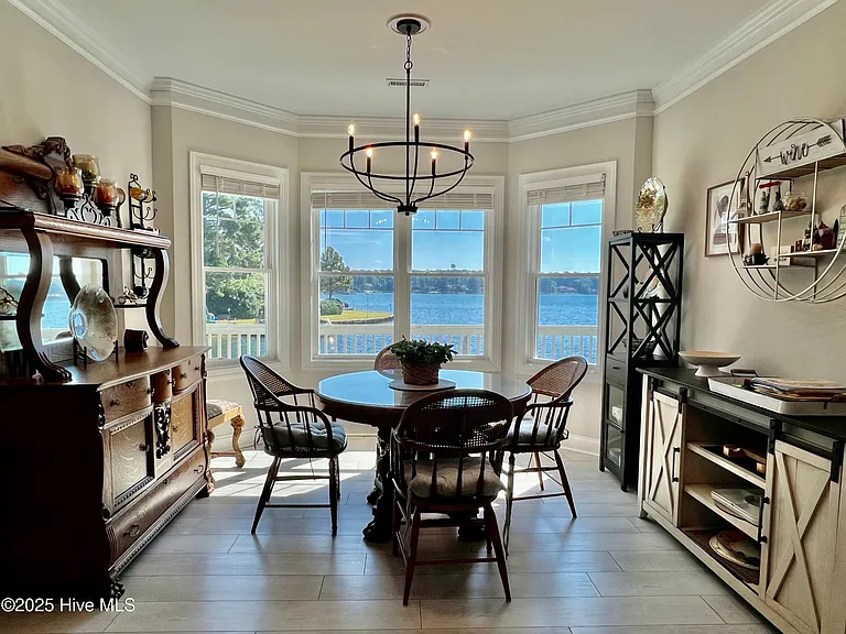 127 Shaw Dr — Photo 6