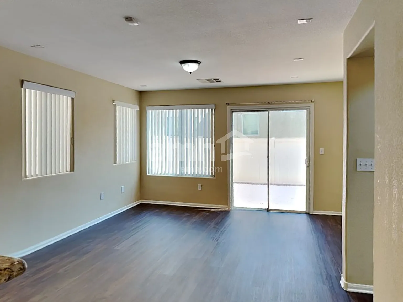 3 bed, 2.5 bath, 1758 sqft, $2,150 — Photo 4