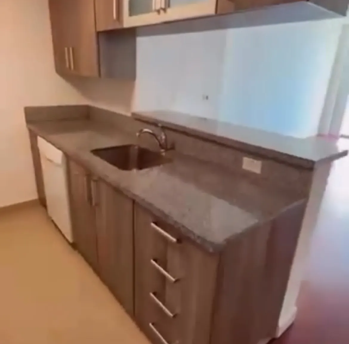Studio, 651 sqft, $1,900 — Photo 3
