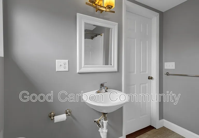 84 Crane St #6 — Photo 10