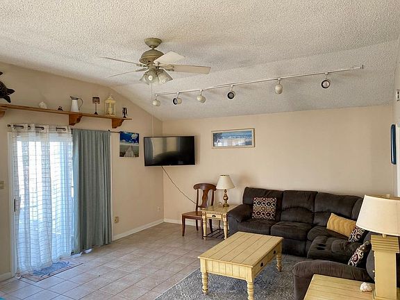 4th image of 329 43rd Pl Floor 2
