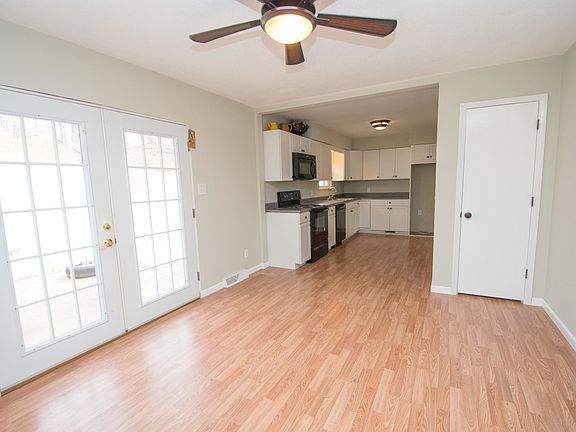 4th image of 900 Belair Dr