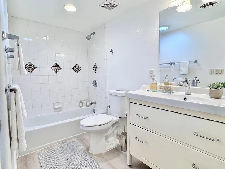6557 E Osborn Rd #6 — Photo 14