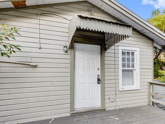 5th image of 2325 College St