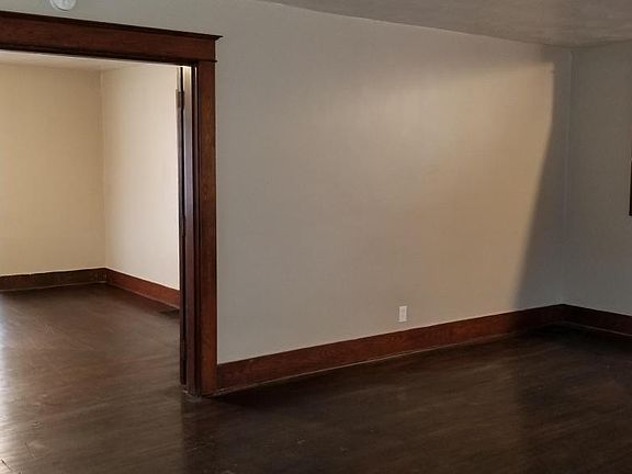 4th image of 1826 Malvern Ave