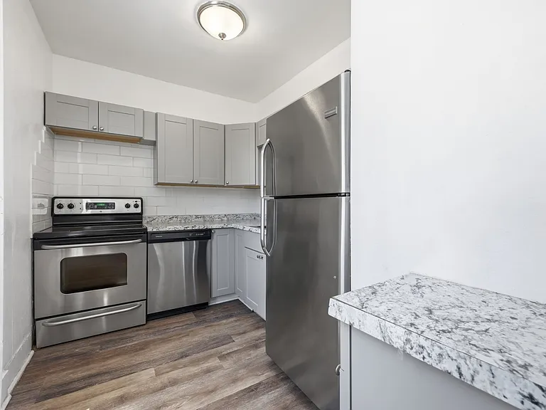 401 Rose St #2 — Photo 7