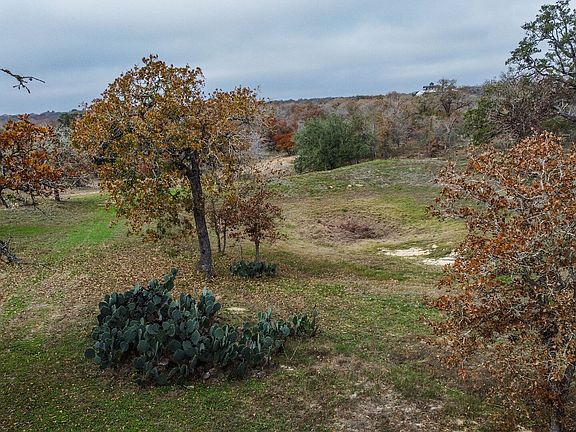 5th image of 133 Country Oak Dr