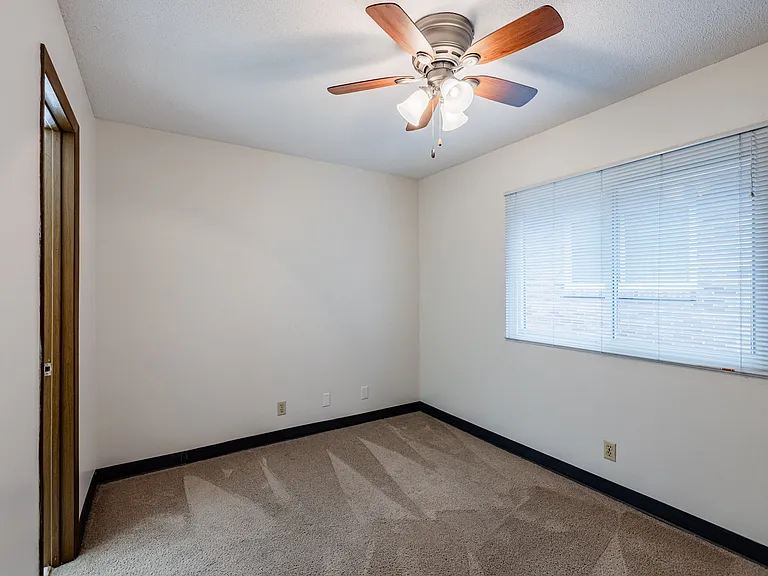 1114 G St #6 — Photo 9