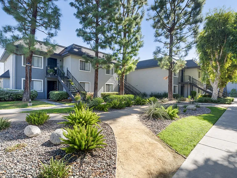 Riverwalk Landing Apartment Homes — Photo 17
