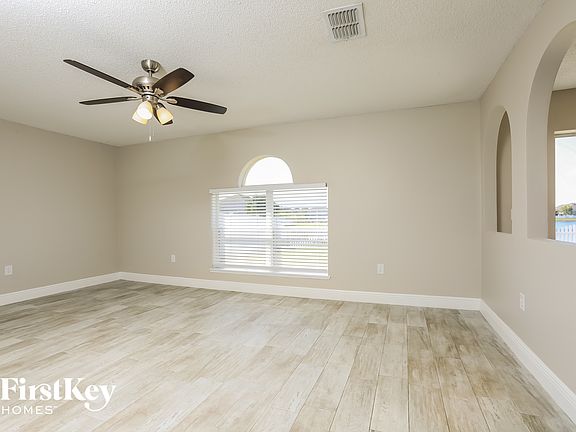 4th image of 2906 Ariel Ave