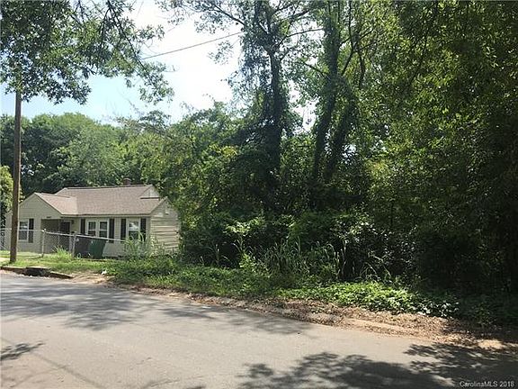 2nd image of 2442 Columbus Cres
