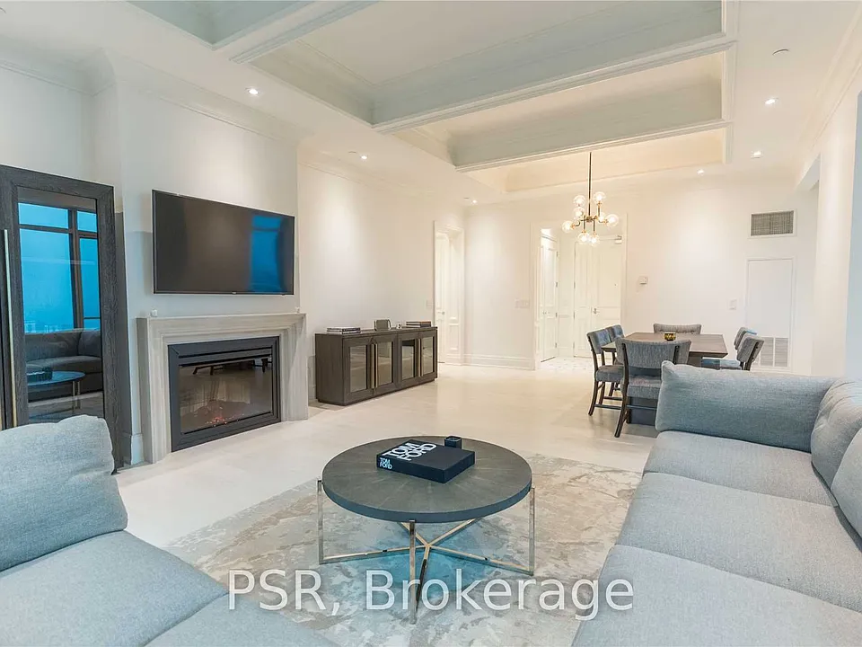 311 Bay St #4104