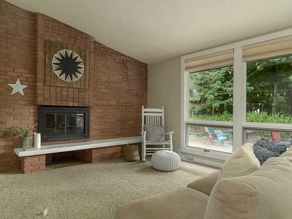 5th image of 2128 Margaret St