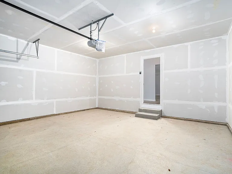 8191 Crestbrook Ct — Photo 23